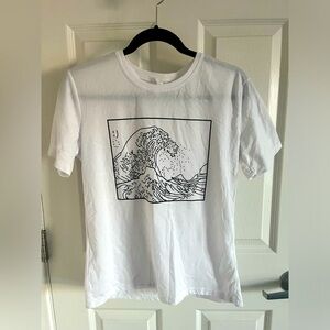 SHEIN Wave print T-shirt size XL (fits like S/M)